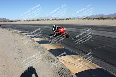 media/Dec-01-2025-Moto Forza (Mon) [[2daa91e15f]]/2-Intermediate Group/Session 4 (Turn 10 Inside)/